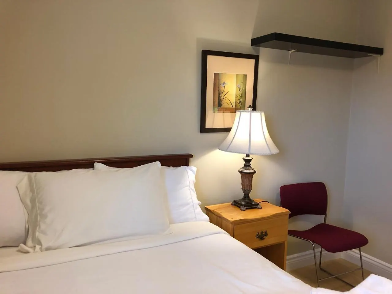 Cozy Bedrooms Guest House Vancouver
