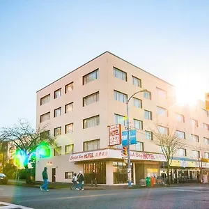 Bay Hotel